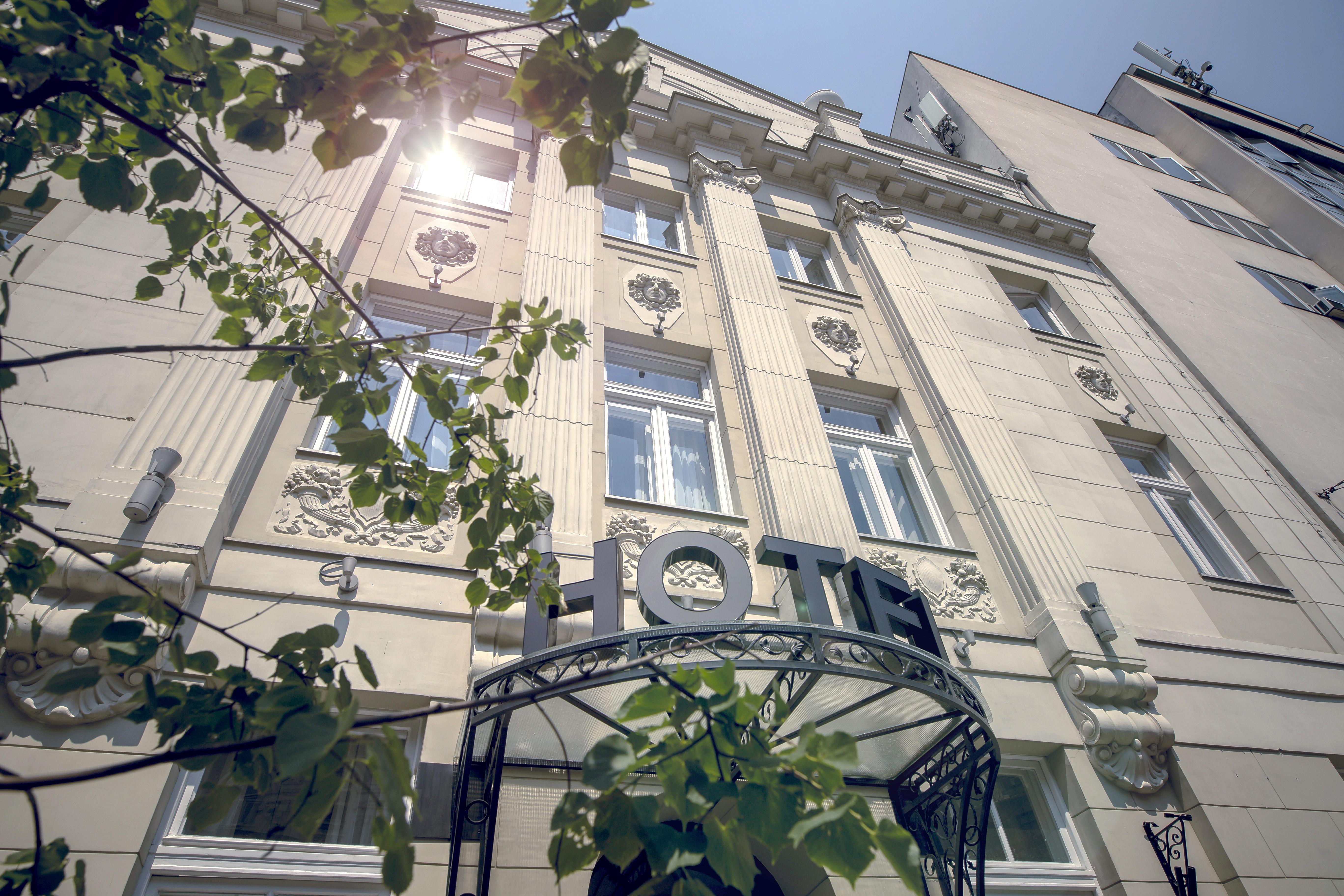 Public House Hotel Belgrade Exterior photo
